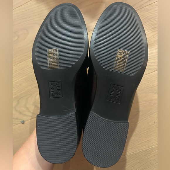 Naturalizer Loafer Size 7M - Picture 2 of 2